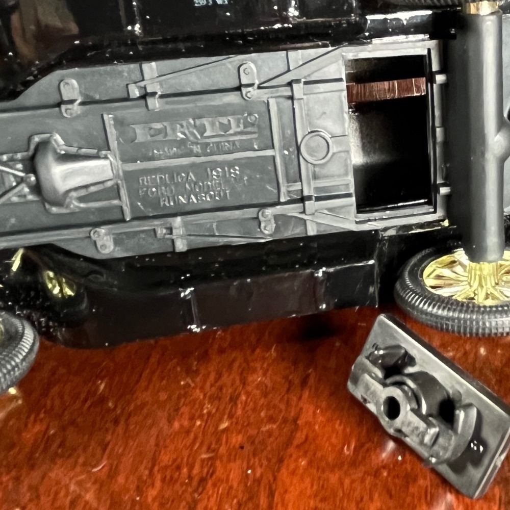 Ertl 1913 Ford Model T Runabout Bank Frontier Bank Limited Edition 2004 EUC - Picture 8 of 10
